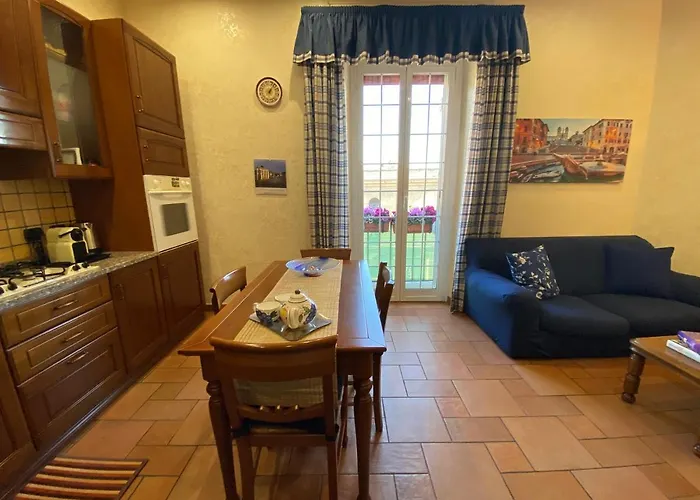 Pini Di Roma-new And Cozy In Center- Metro A "re Di Roma" רומא