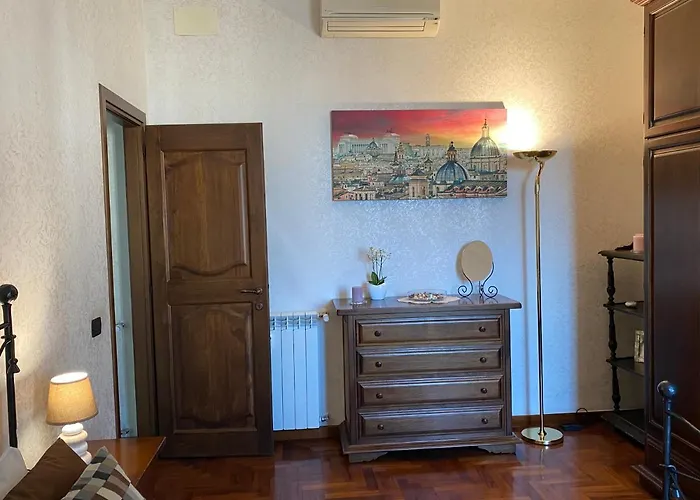 Pini Di Roma-new And Cozy In Center- Metro A "re Di Roma" * רומא