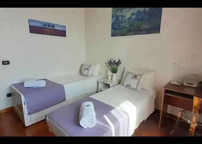 מלון Pini Di Roma-new And Cozy In Center- Metro A "re Di Roma" רומא