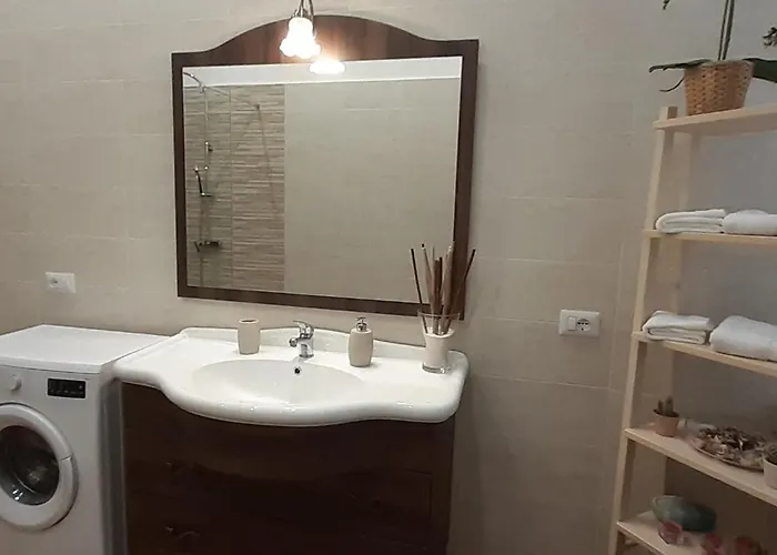 Pini Di Roma-new And Cozy In Center- Metro A "re Di Roma" *